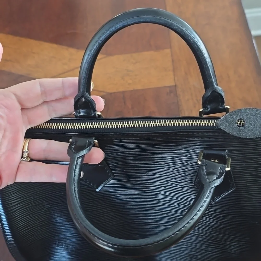 Louis Vuitton Epi Speedy 30 - Picture 9 of 14